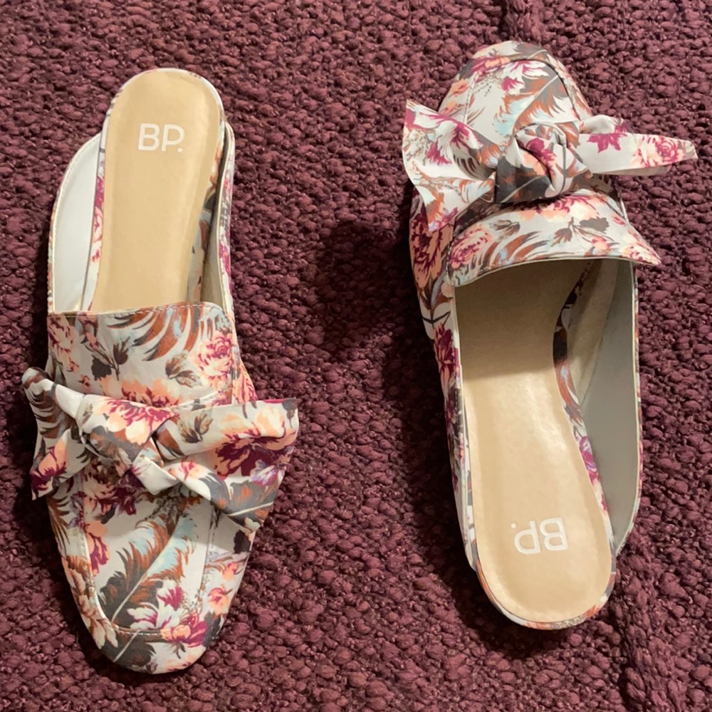 Mules good condition floral pattern size 7